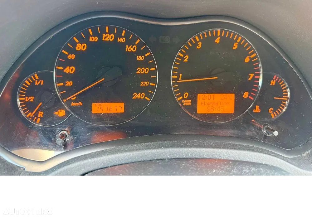 Toyota Avensis 1.8 Executiv - 4