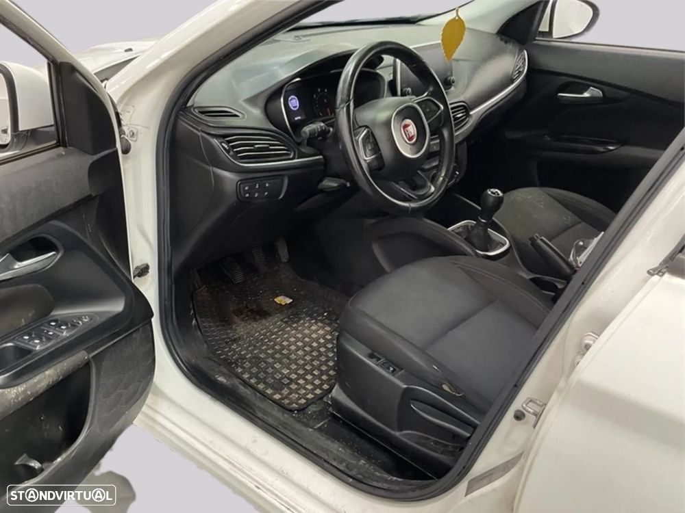 Fiat Tipo Station Wagon 1.3 M-Jet Lounge - 4