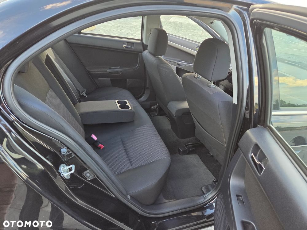 Mitsubishi Lancer 1.8 Invite - 20