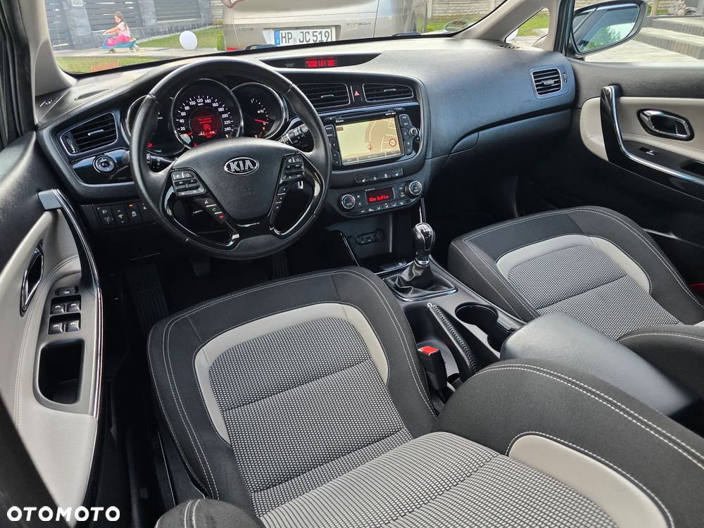 Kia Ceed 1.4 CVVT Dream Team Edition - 25