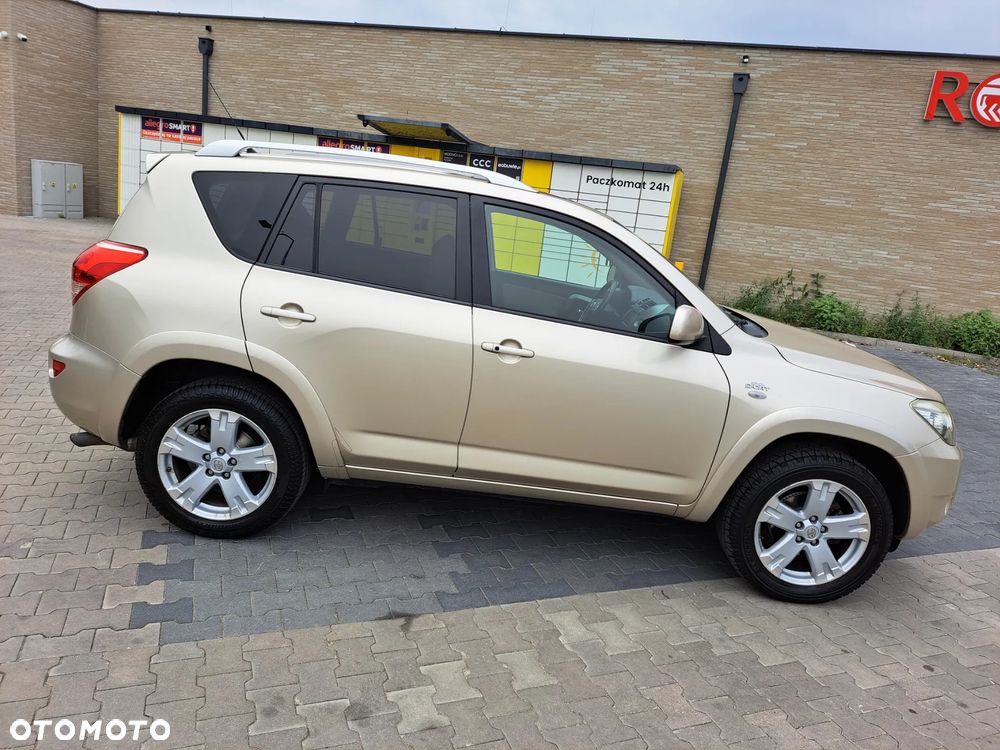 Toyota RAV4 - 6