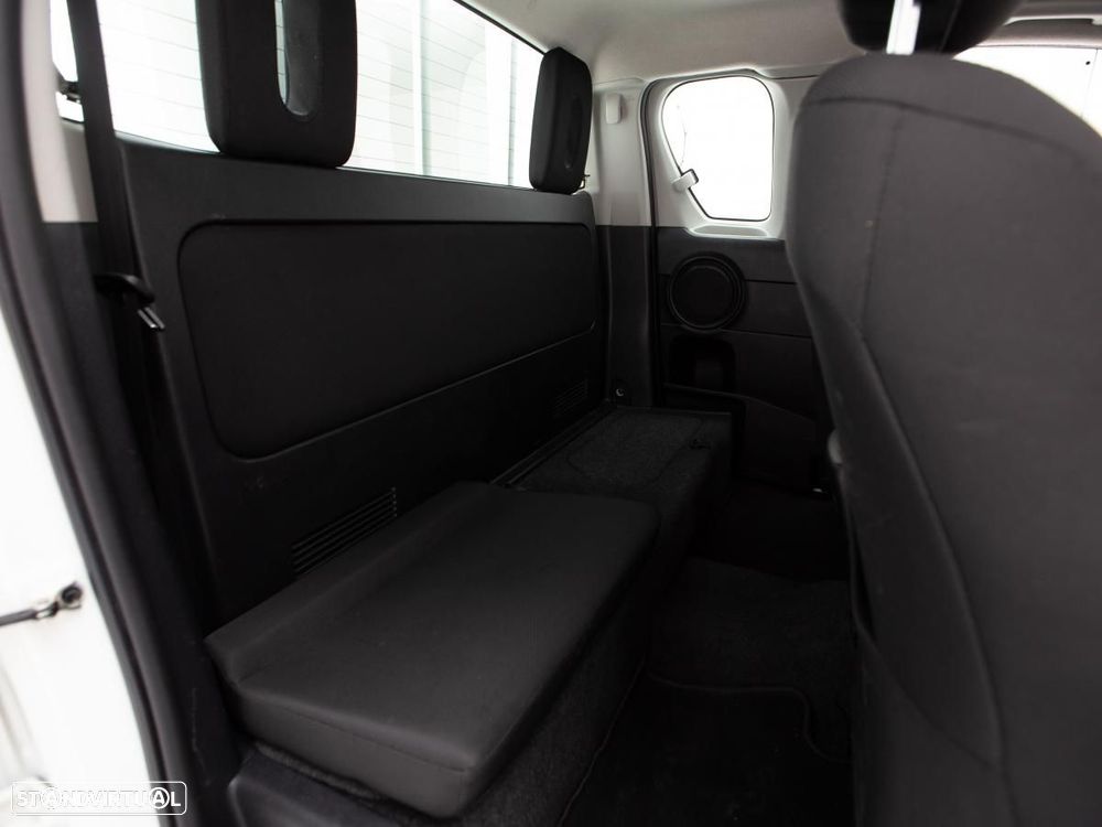 Toyota Hilux 2.4 D-4D 4WD CE c/iva - 10