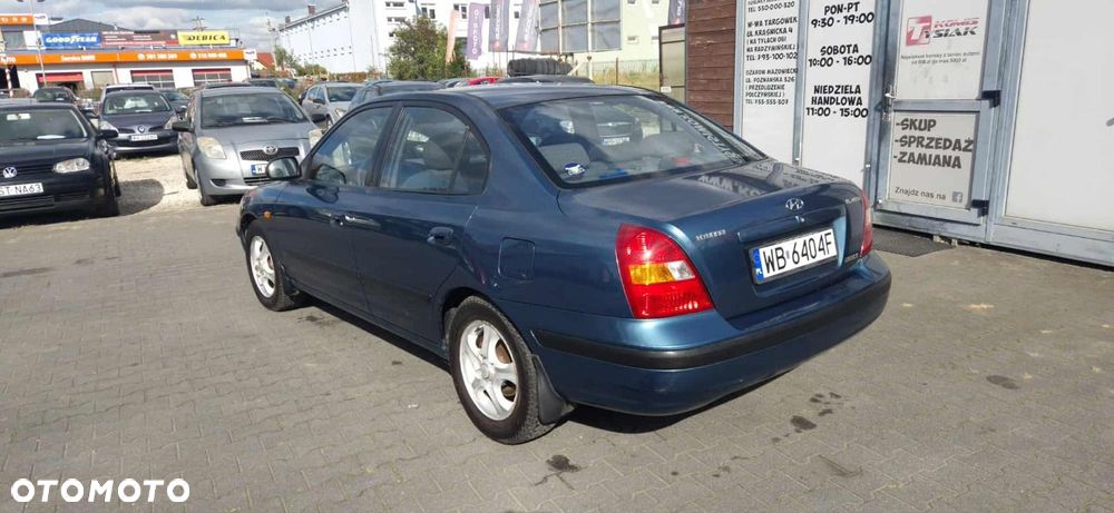 Hyundai Elantra - 2