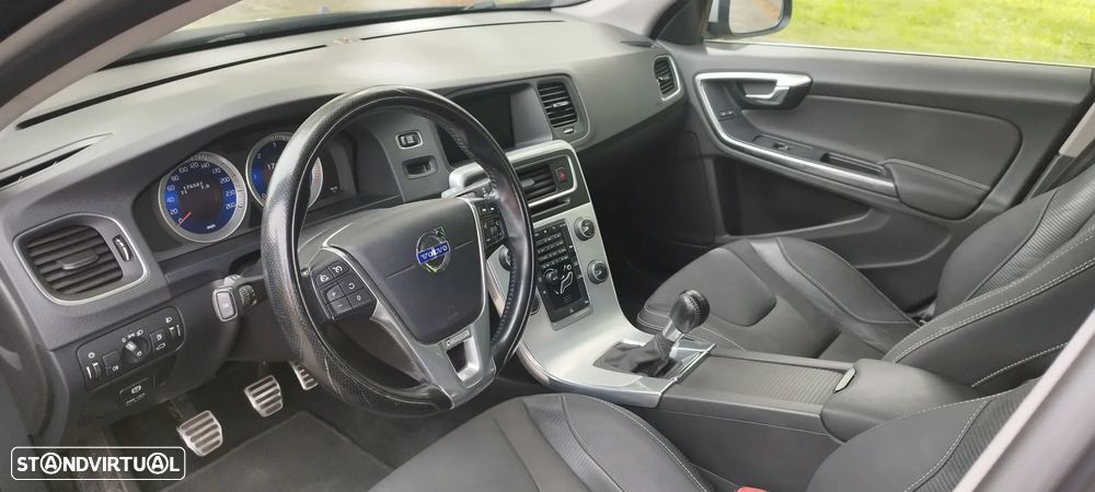 Volvo V60 2.0 D3 R-Design Momentum - 23