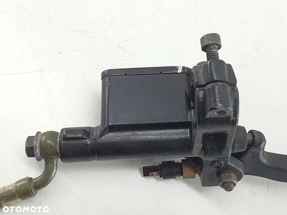 E-MAX 90S POMPA HAMULCA PRZÓD M1 - 9