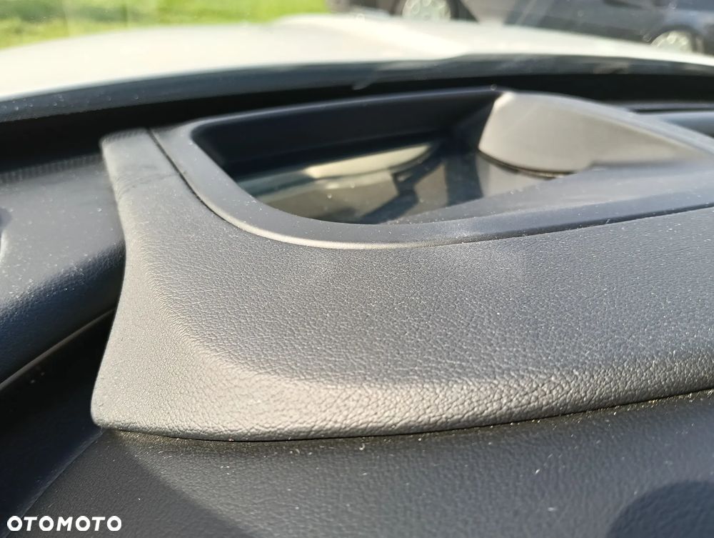 Jaguar XE 2.0 D AWD Prestige - 11