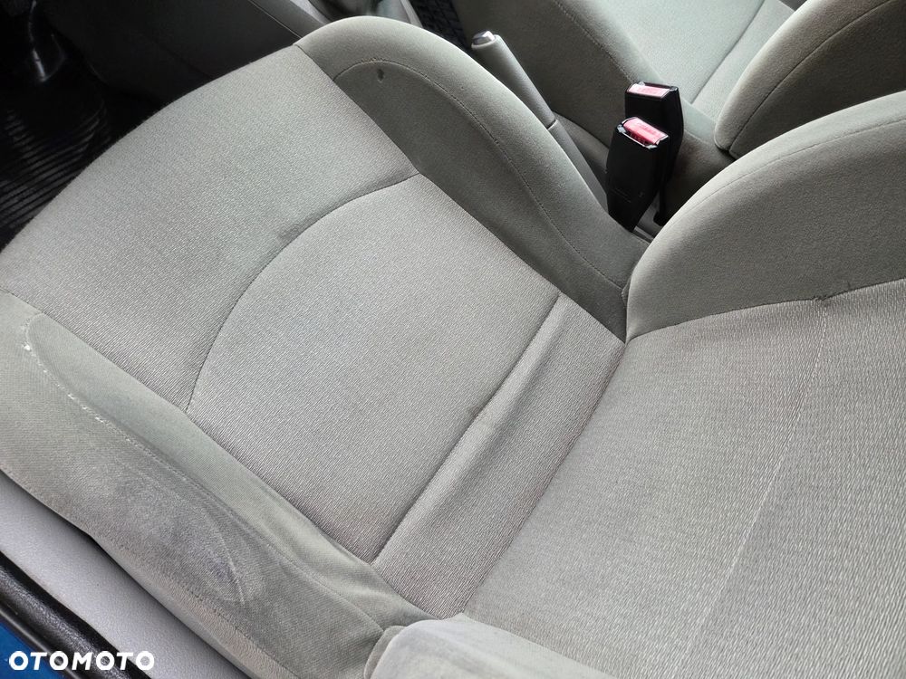 Renault Clio 1.4 16V Privilege - 13