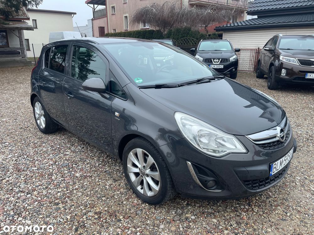Opel Corsa 1.2 16V Cosmo - 1
