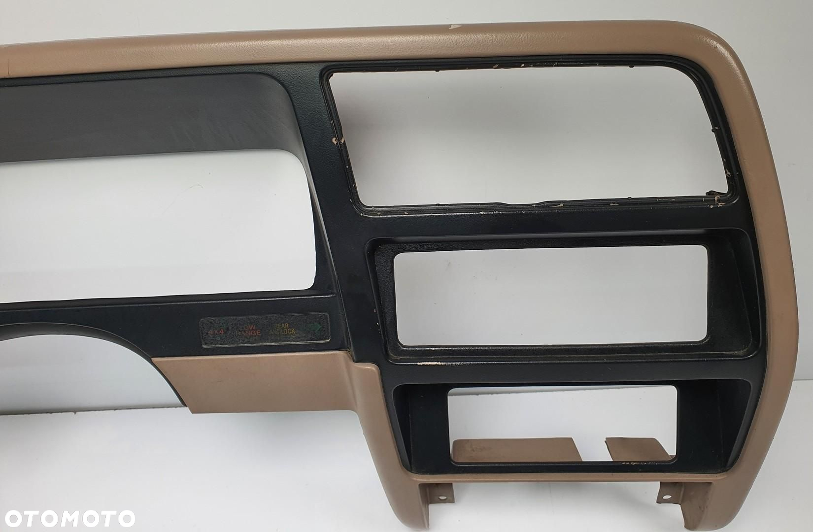 RAMKA OBUDOWA DESKI KONSOLI FORD RANGER II 89-92R F07B-10045C90-ABW - 2