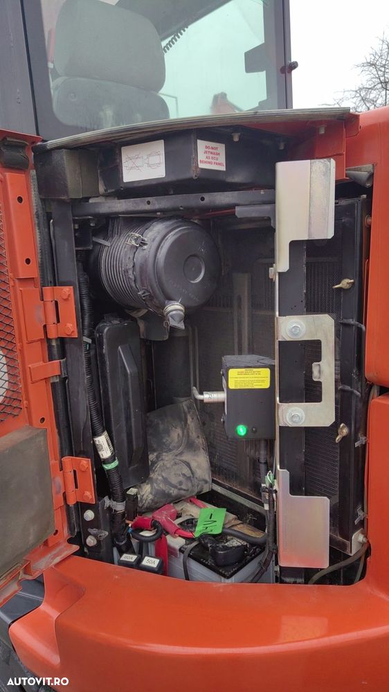 Hitachi ZX85, 2023, 2.314h, MASA OPERATIONALA 9,3tone, senile cauciuc pad, CUPLA RAPIDA HIDRAULICA si 3 cupe NOI, latime 2,2m, ad sapare 5m, inst picon pe brate, Aer cond, camera spate, posibil leasing 4 ani, CA NOU-PROMOTIE 63900 EUR+tva - 29