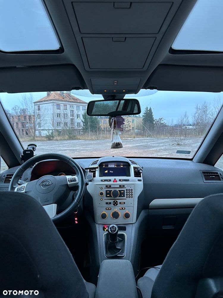 Opel Zafira 1.8 Cosmo - 8