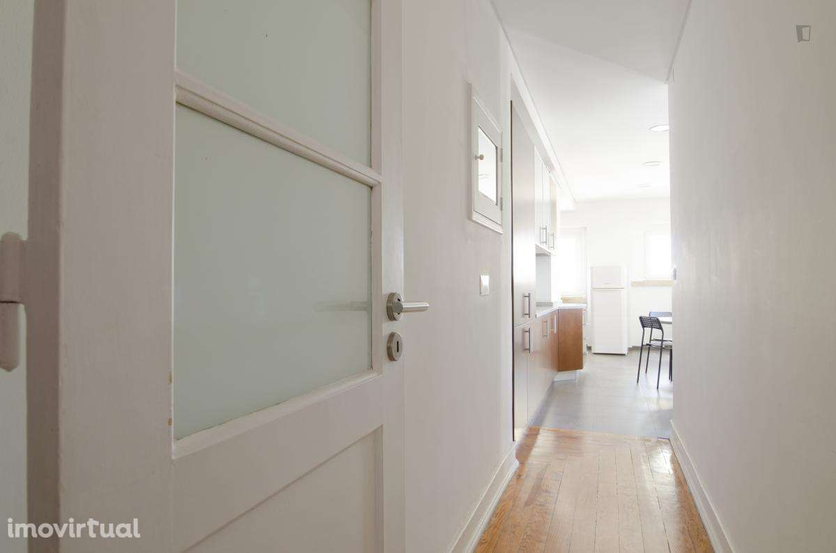 Quarto - localizado em Arroios Lisbon - Grande imagem: 4/18