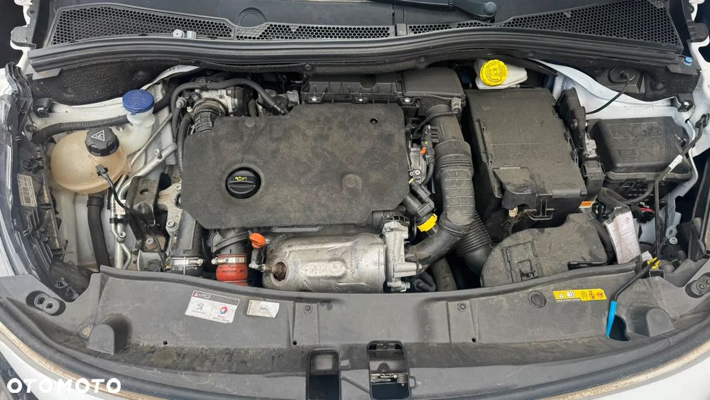 Peugeot 2008 1.5 BlueHDi Allure S&S - 14