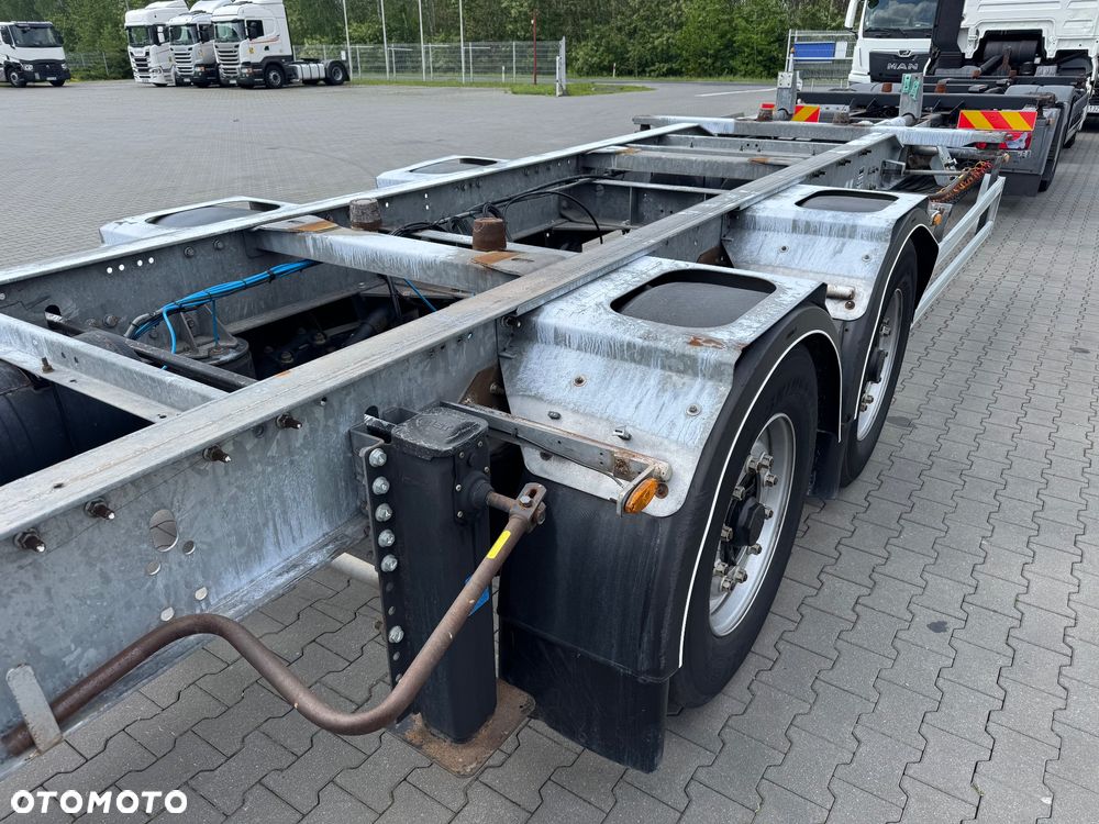 Schmitz Cargobull PRZYCZEPA BDF TANDEM OCYNK mało używana - 8