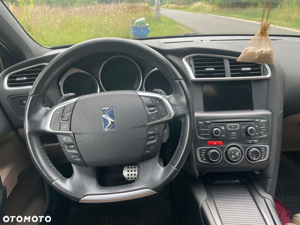 Citroën DS4 1.6 e-HDi SoChic MCP - 8