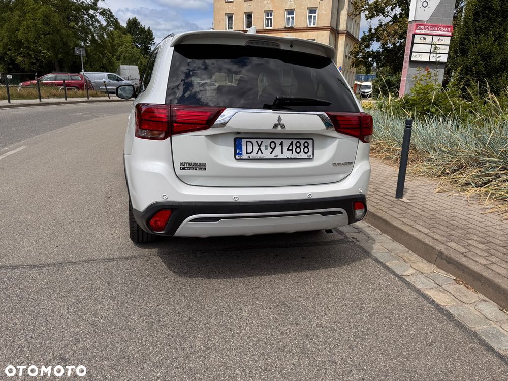 Mitsubishi Outlander 2.0 Intense 2WD CVT - 11