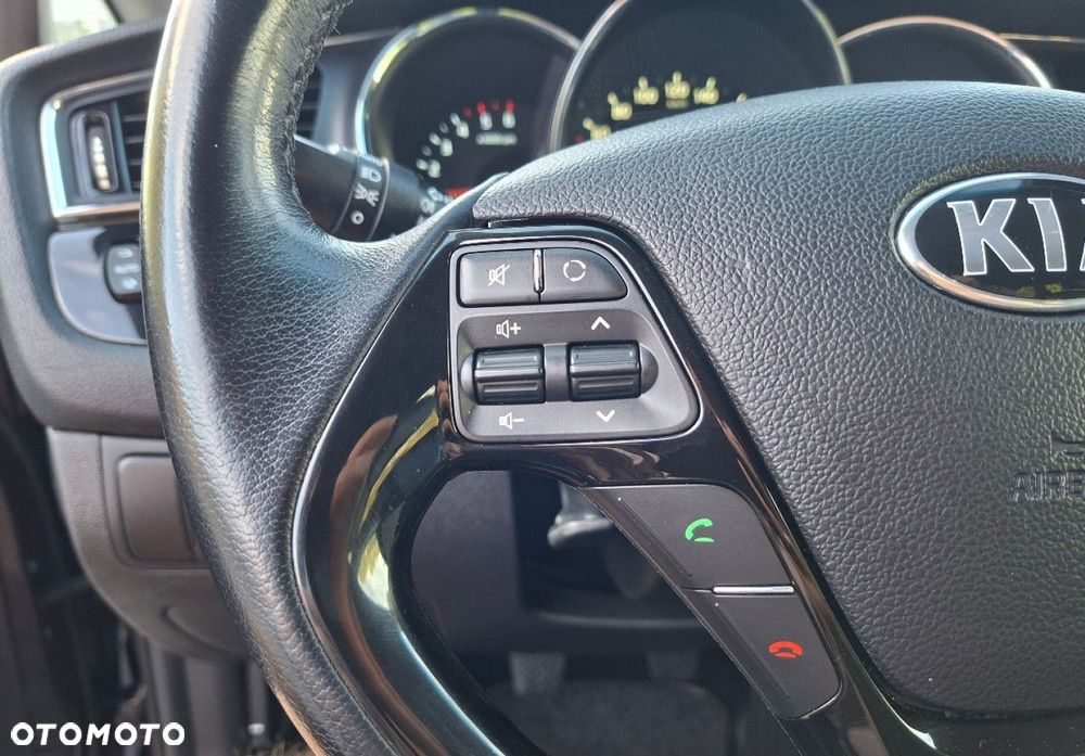 Kia Ceed - 36
