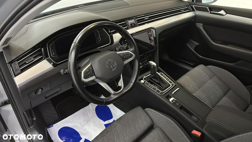 Volkswagen Passat 2.0 TDI EVO Business DSG - 9