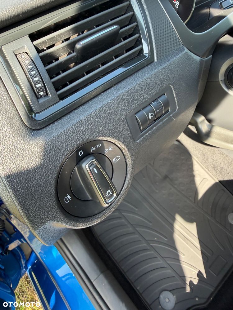 Skoda RAPID 1.0 TSI Style - 17