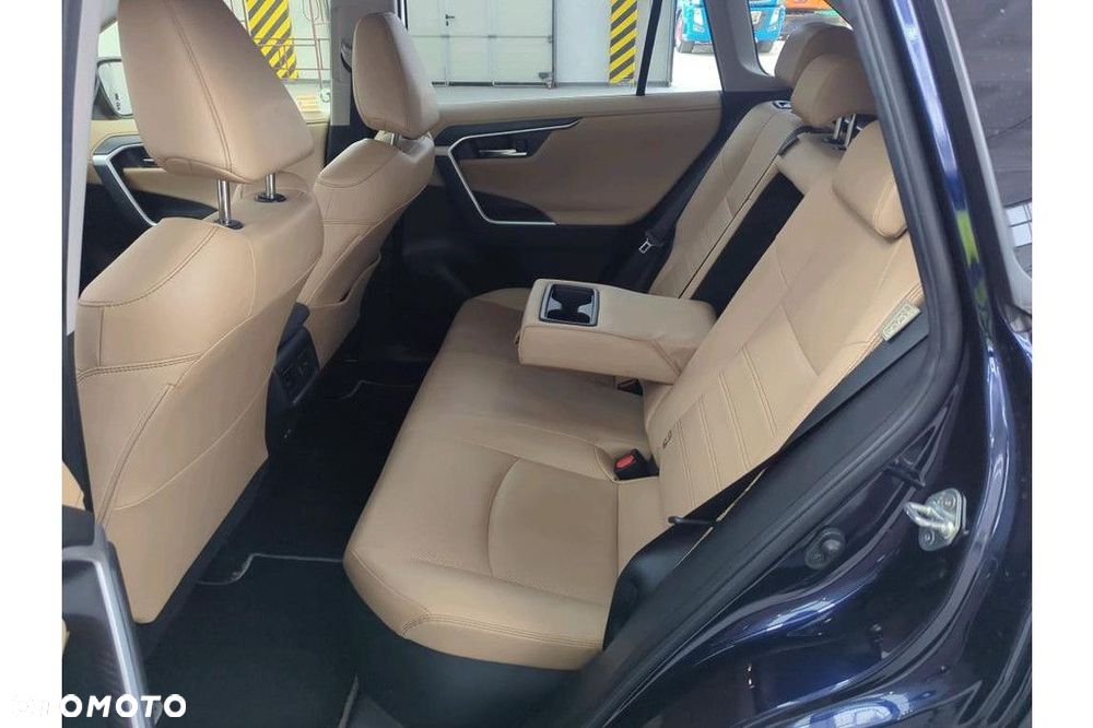 Toyota RAV4 - 10