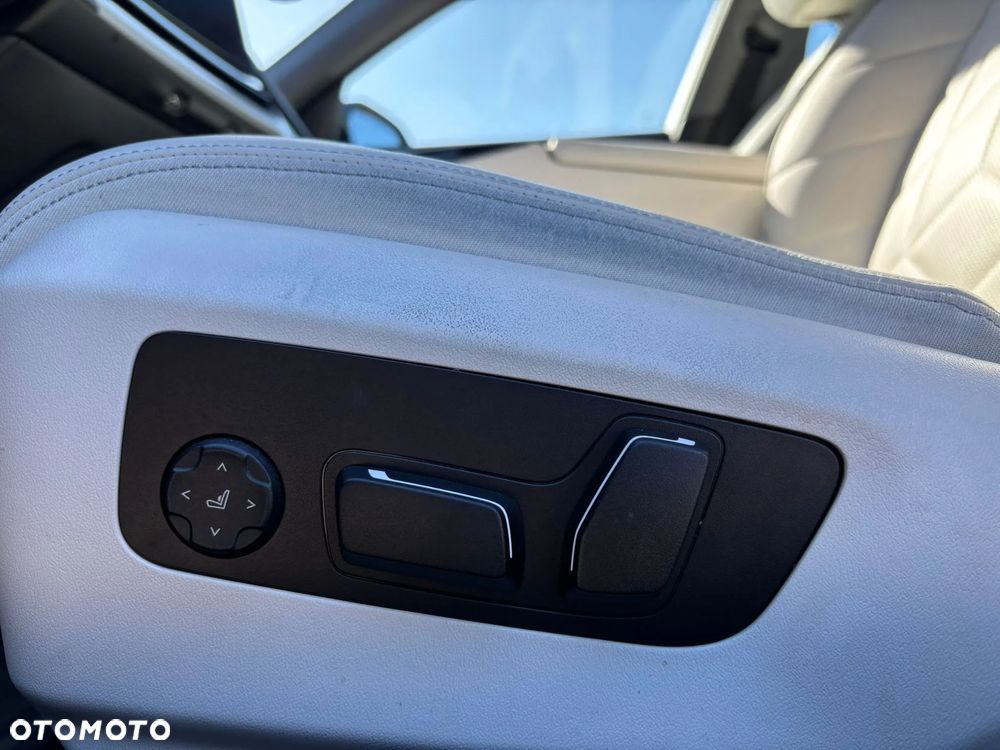 BMW Seria 5 520d xDrive - 31