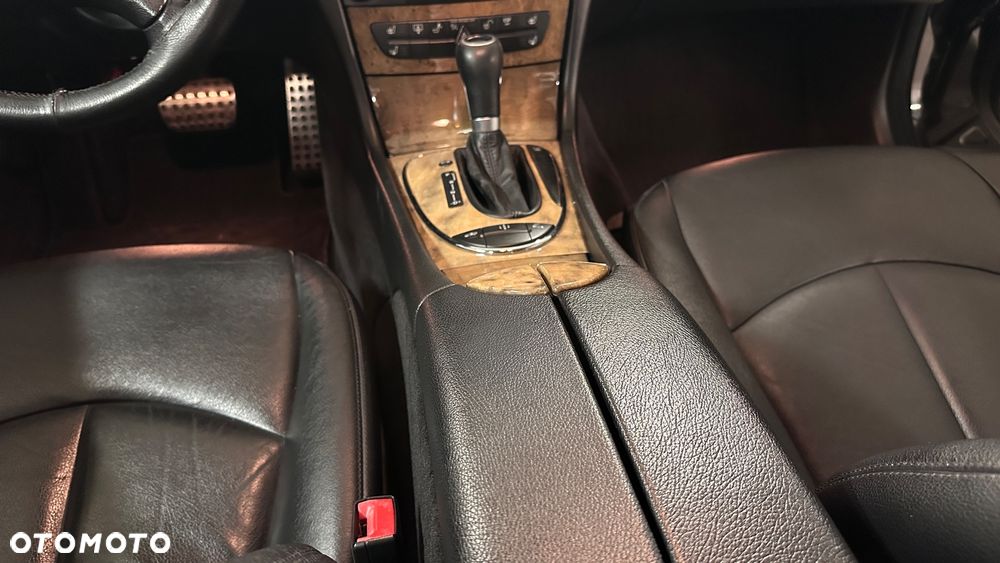 Mercedes-Benz Klasa E 350 4Matic Avantgarde Sport Edition - 34