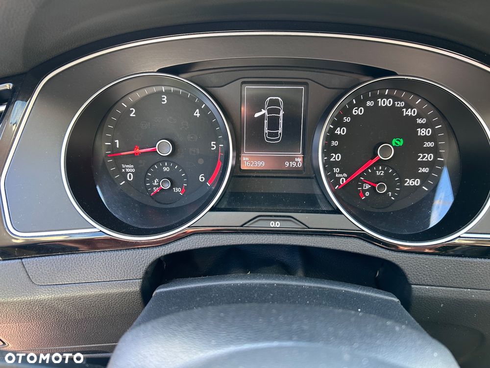 Volkswagen Passat - 9