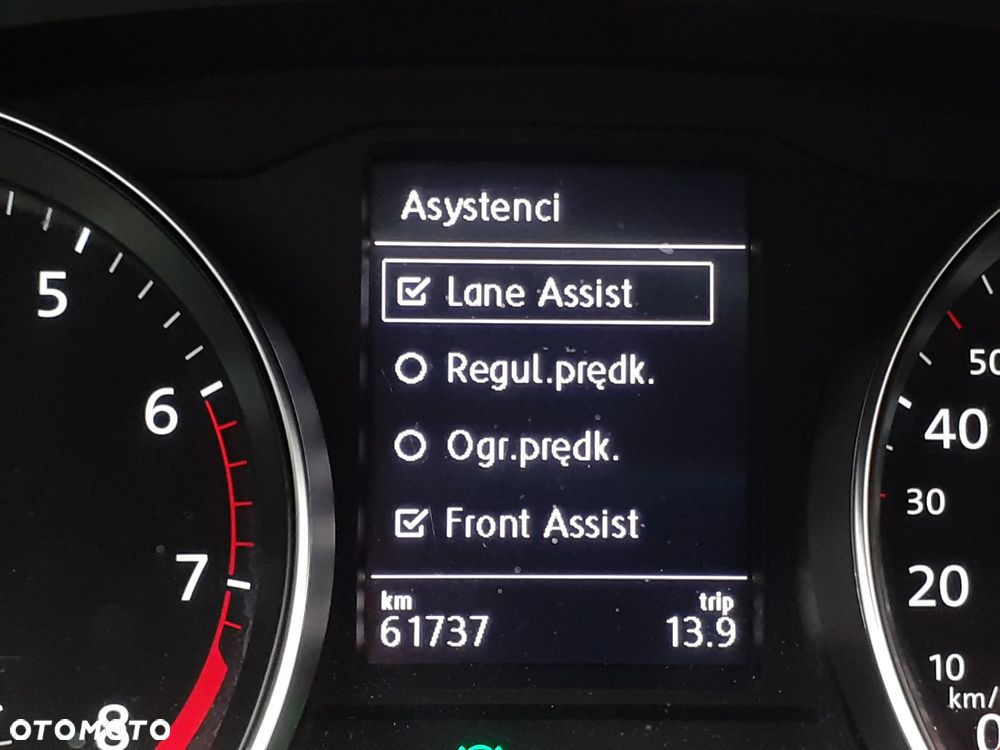 Volkswagen Passat - 11