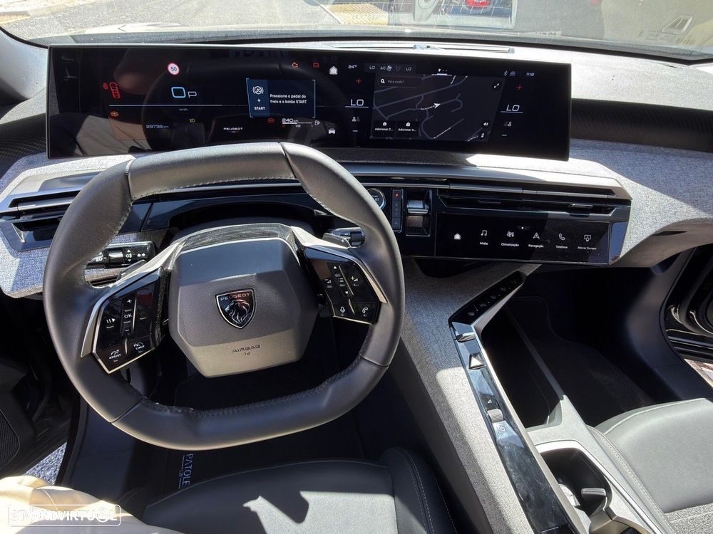 Peugeot 3008 1.2 Hybrid Allure e-DCS6 - 12