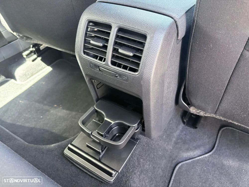 VW Golf 2.0 TDi Highline DSG - 57