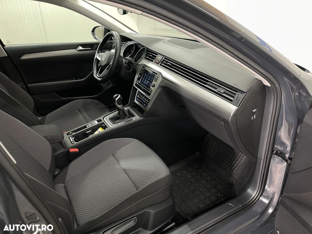 Volkswagen Passat 2.0 TDI Advance - 10