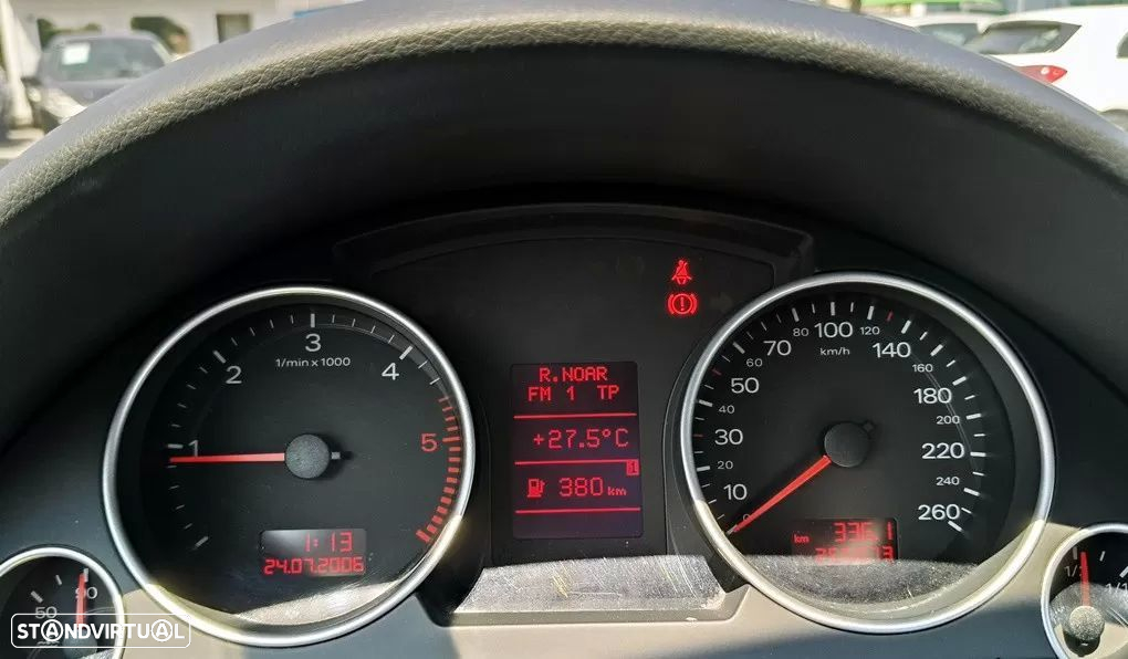 Audi A4 Cabrio 2.0 TDi S-line - 5