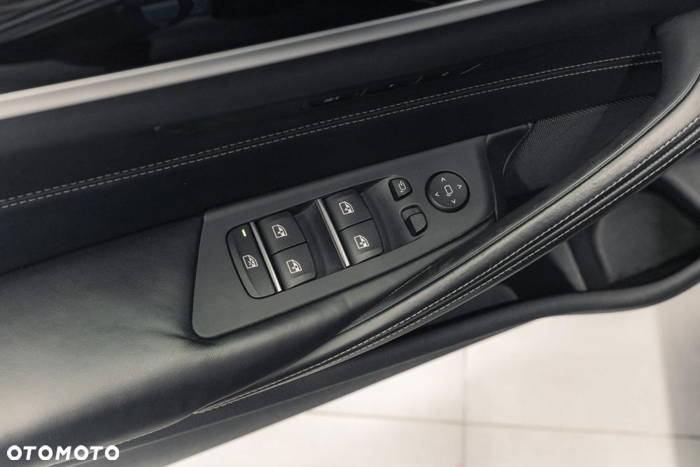 BMW Seria 5 520d xDrive Luxury Line - 34