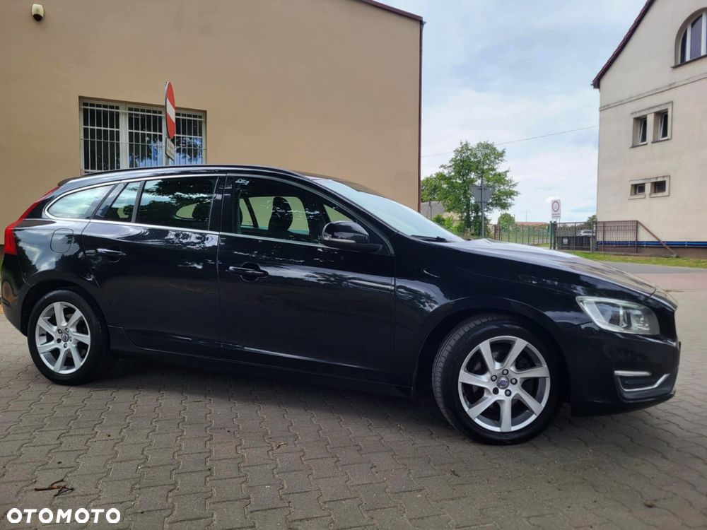 Volvo V60 D4 Drive-E Momentum - 16