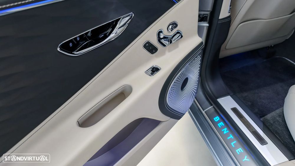 Bentley Flying Spur W12 - 12