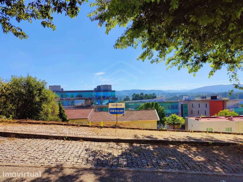 Terreno Urbano em S. João da Madeira - Grande imagem: 2/3