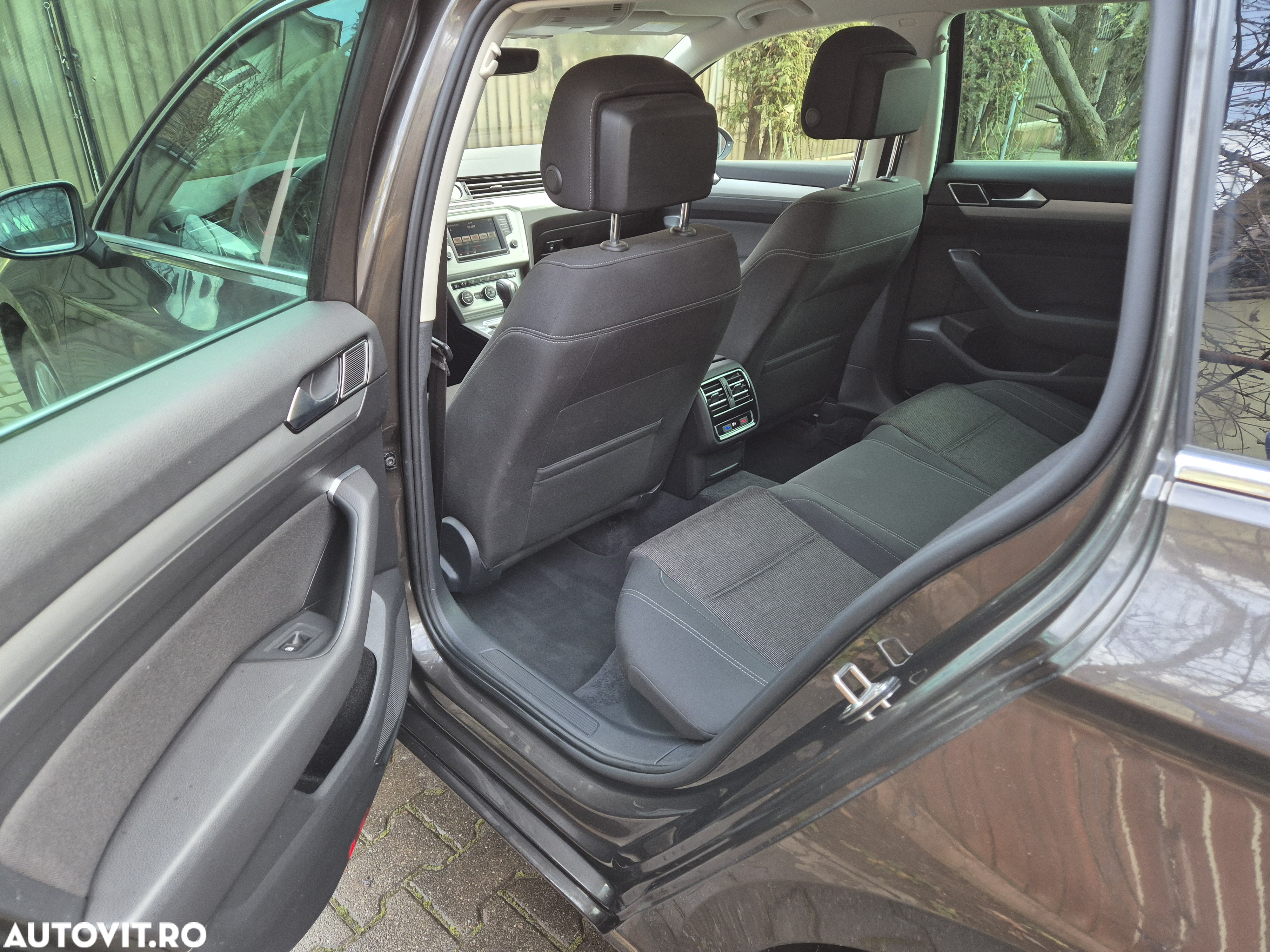 Volkswagen Passat Variant 2.0 TDI DSG Comfortline - 8