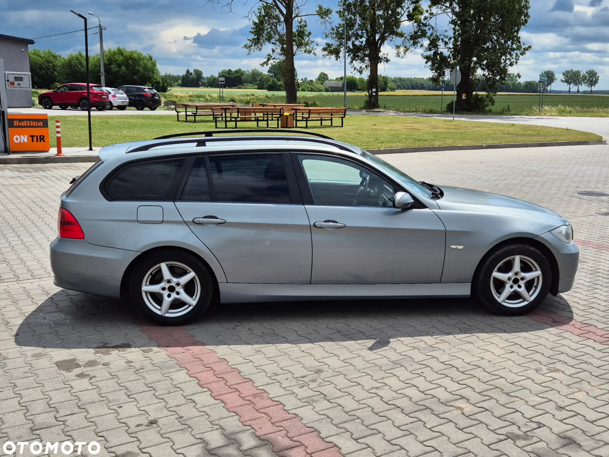 BMW Seria 3 320i Touring - 10