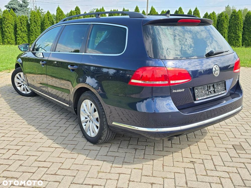 Volkswagen Passat - 11