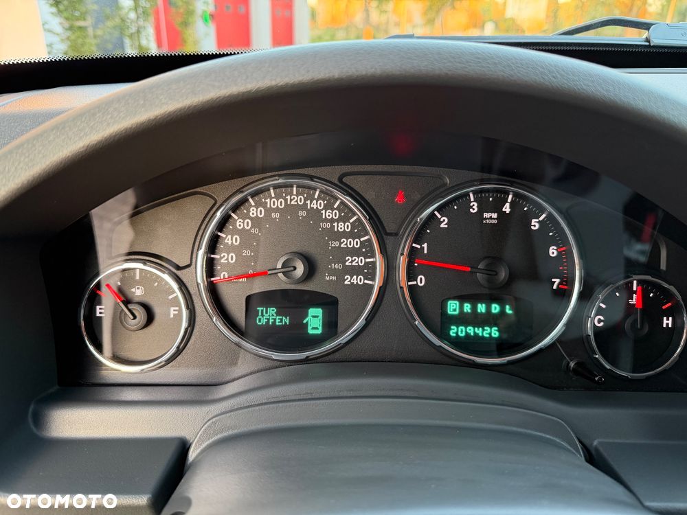 Jeep Cherokee - 28