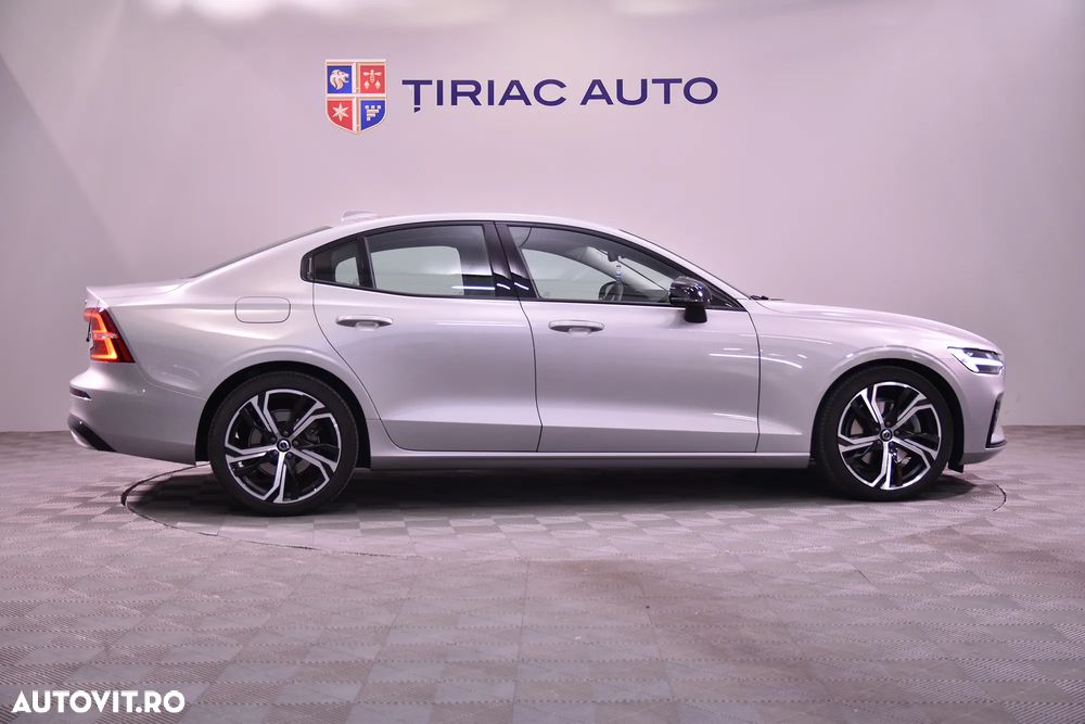 Volvo S60 B4 MHEV AT Plus Dark - 6