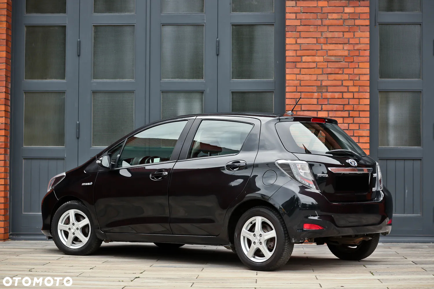 Toyota Yaris ver-hybrid-1-5-vvt--i-comfort - 12