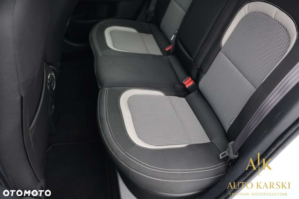 Kia Ceed - 34