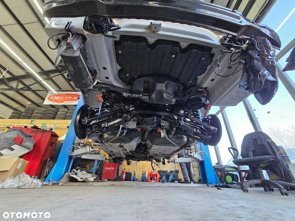 BMW Seria 3 335i xDrive - 15