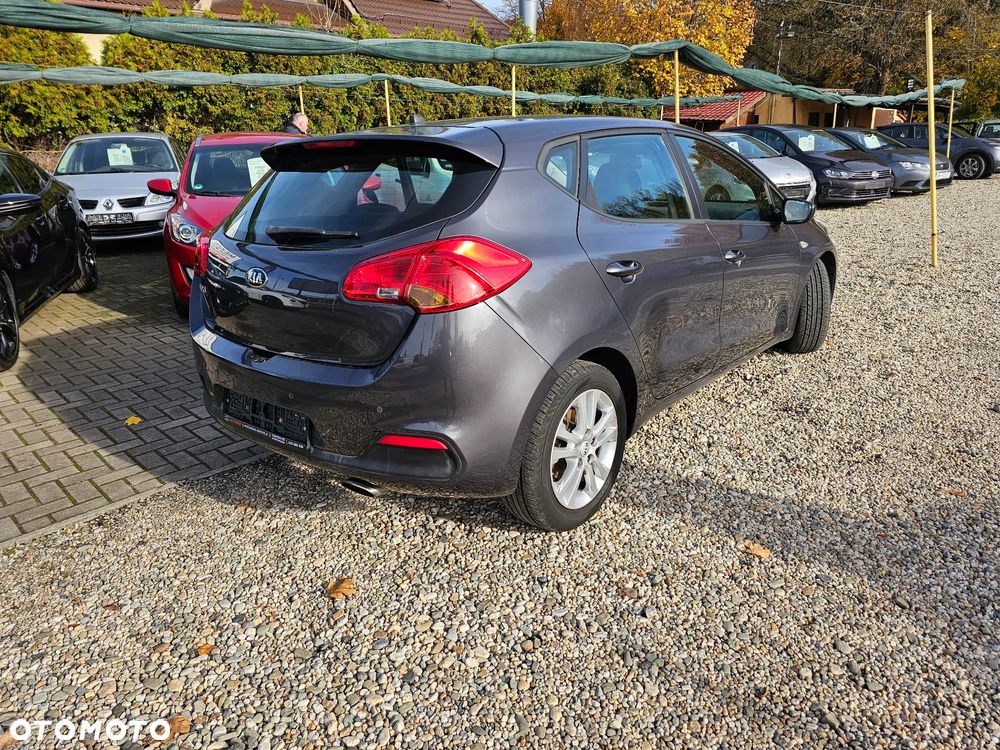 Kia Ceed 1.4 CVVT Dream Team Edition - 27