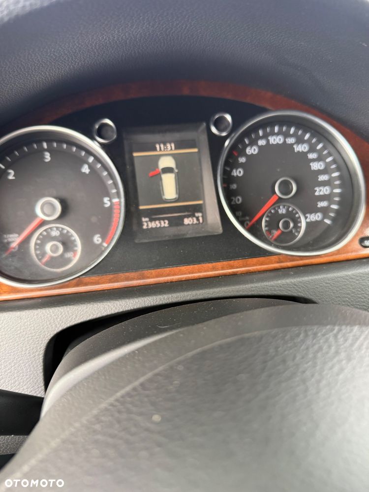 Volkswagen Passat - 30