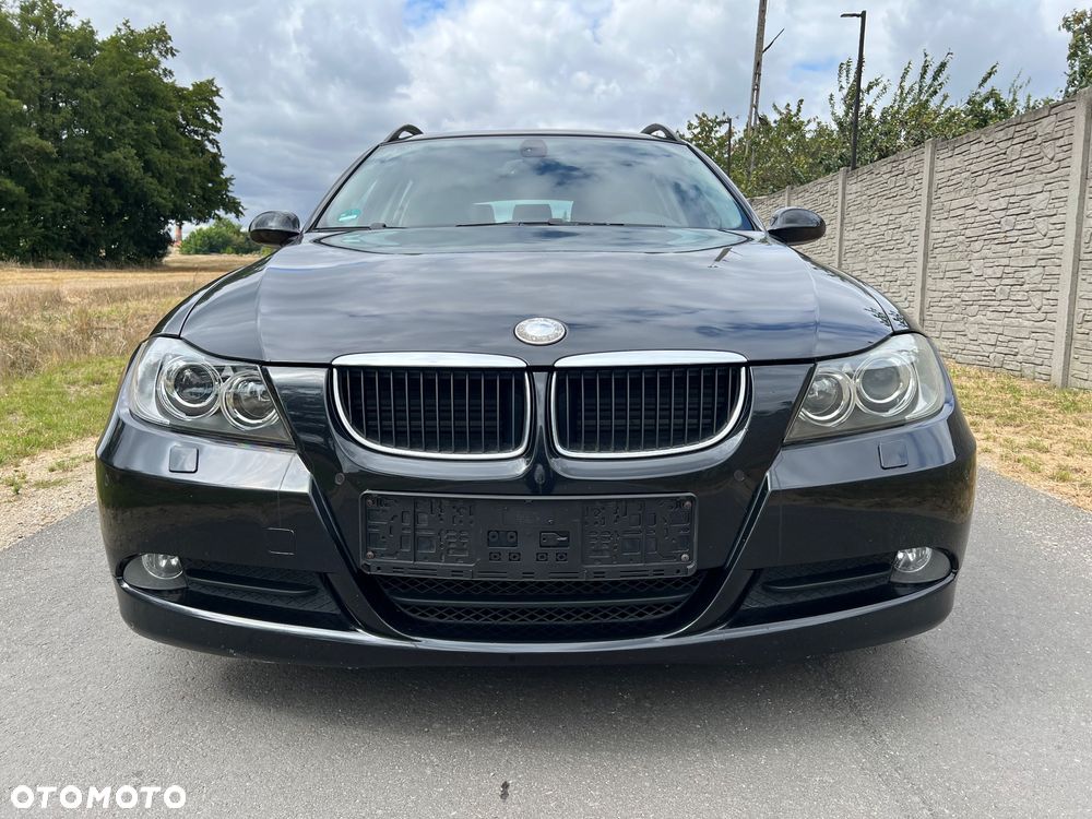 BMW Seria 3 320d DPF Touring - 1