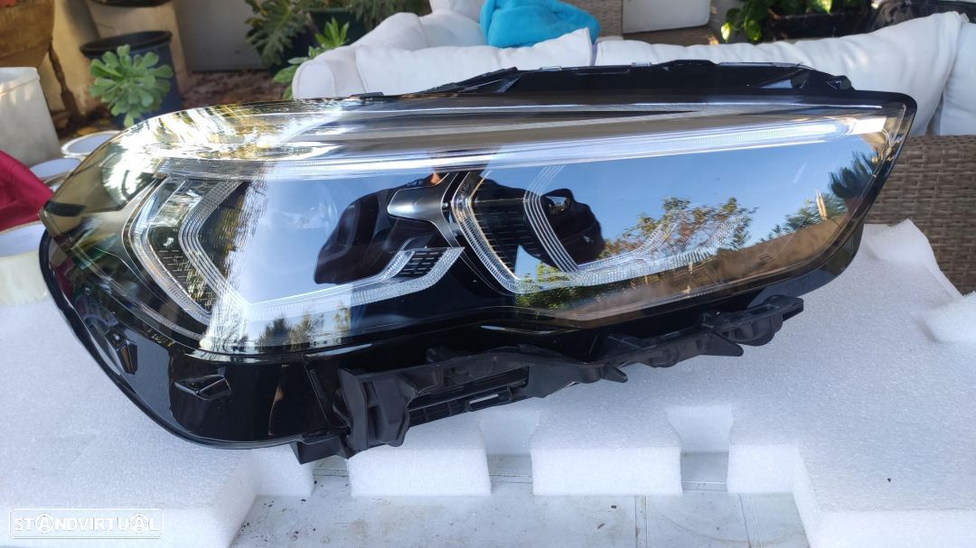 farol direito full Led BMW X1 F48 facelift lci - 1