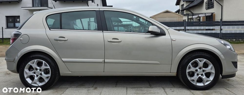 Opel Astra 1.7 CDTI DPF Sport - 4