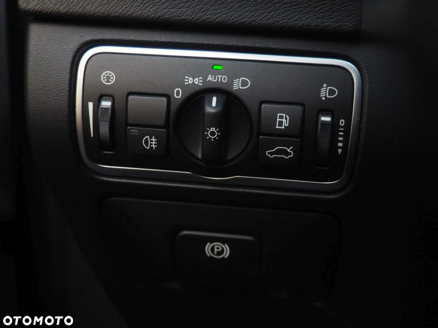 Volvo V60 D3 Geartronic R-Design - 30